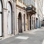Manzoni 44 * Mailand
