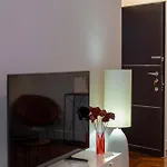 Manzoni 44 Apartment *