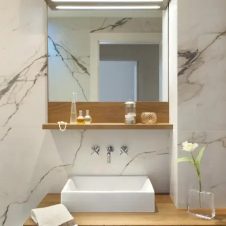 Manzoni 44 Apartman *