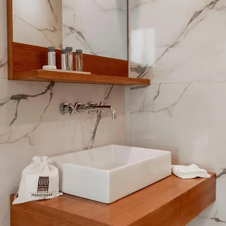 Apartman Manzoni 44 *